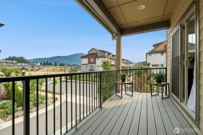Property photo for 1048 7th Avenue Ne, Issaquah photo 6