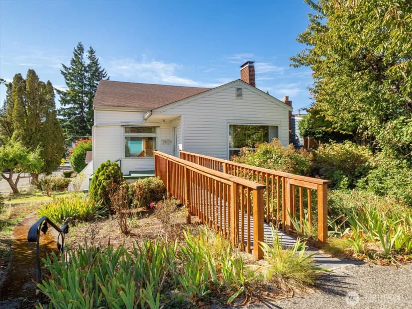 Property photo for 7003 40th Avenue Ne, Seattle photo 4