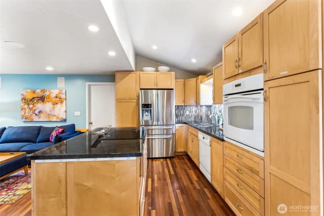Property photo for 2109 Olympia Avenue Ne, Olympia photo 3