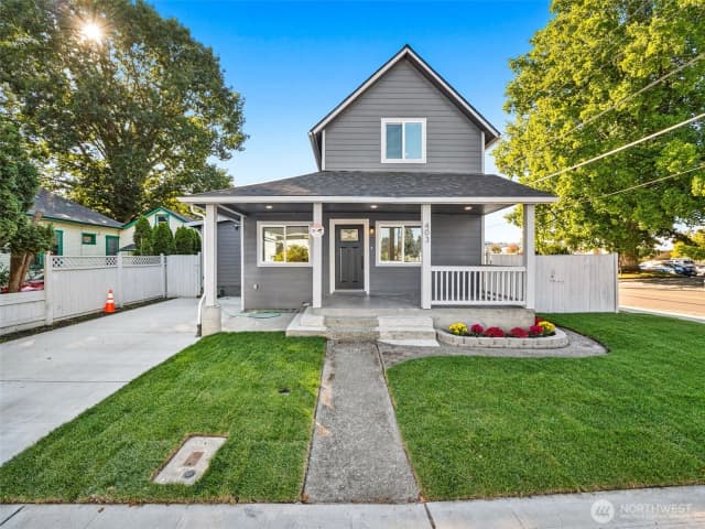 Property photo for 403 D Street Se, Auburn