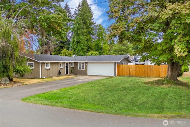 Property photo for 5001 18th Avenue Se, Lacey photo 2