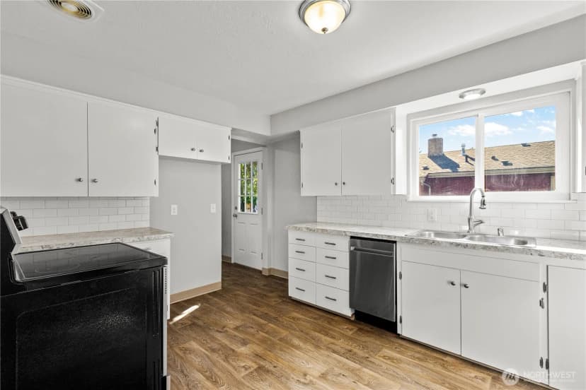 Property photo for 1206 J Street, Centralia photo 8