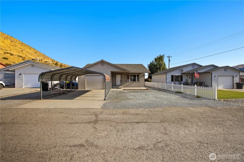 Property photo for 122 Kelly Street, Pateros photo 2
