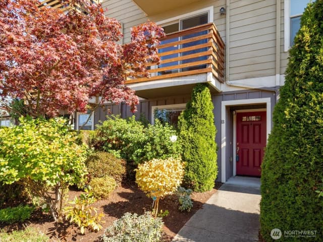 Property photo for 9220 16th Avenue Sw #b, Seattle photo 3