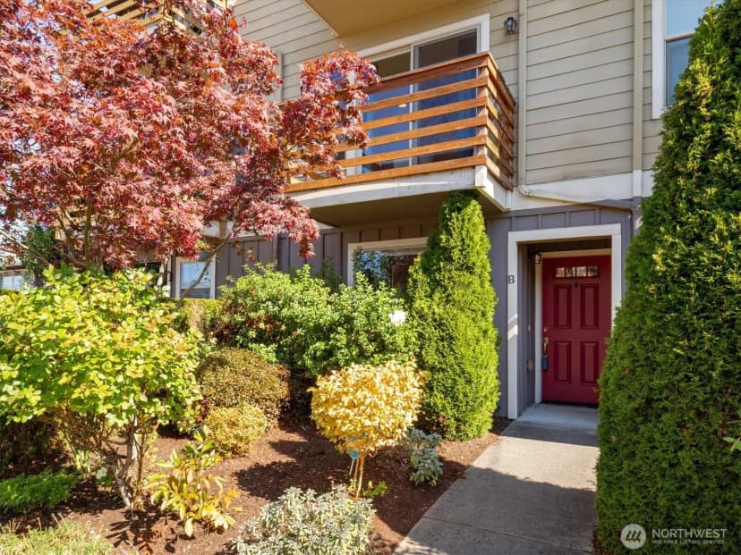 Property photo for 9220 16th Avenue Sw #b, Seattle photo 3