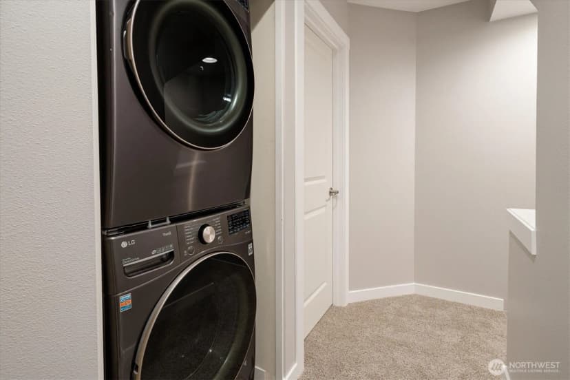 Property photo for 9220 16th Avenue Sw #b, Seattle photo 23