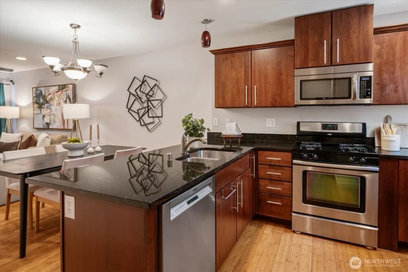 Property photo for 9220 16th Avenue Sw #b, Seattle photo 13