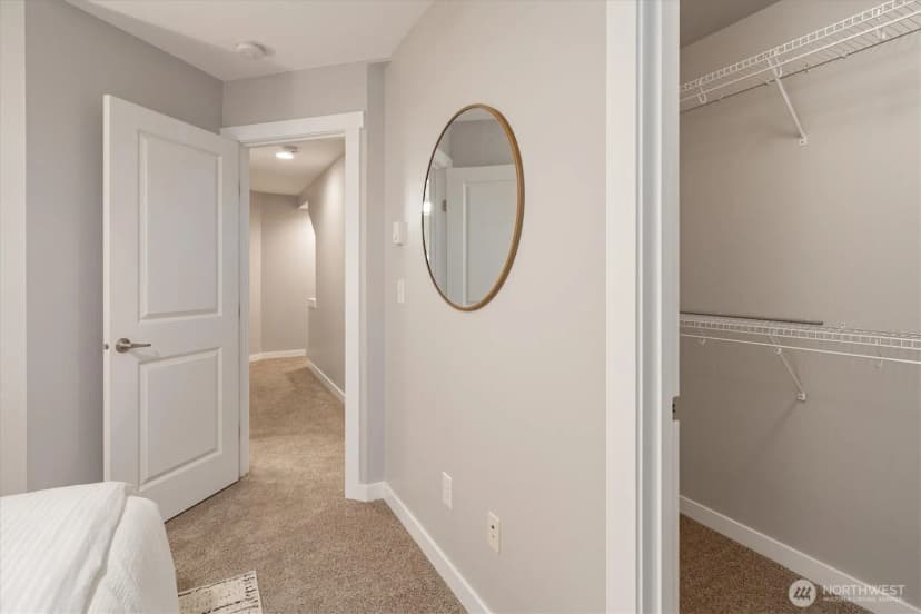 Property photo for 9220 16th Avenue Sw #b, Seattle photo 20