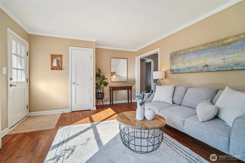 Property photo for 7016 34th Avenue Ne, Seattle photo 4