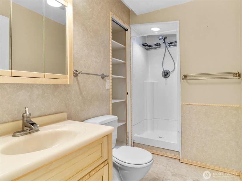 Property photo for 16035 42nd Avenue S, Sea Tac photo 17