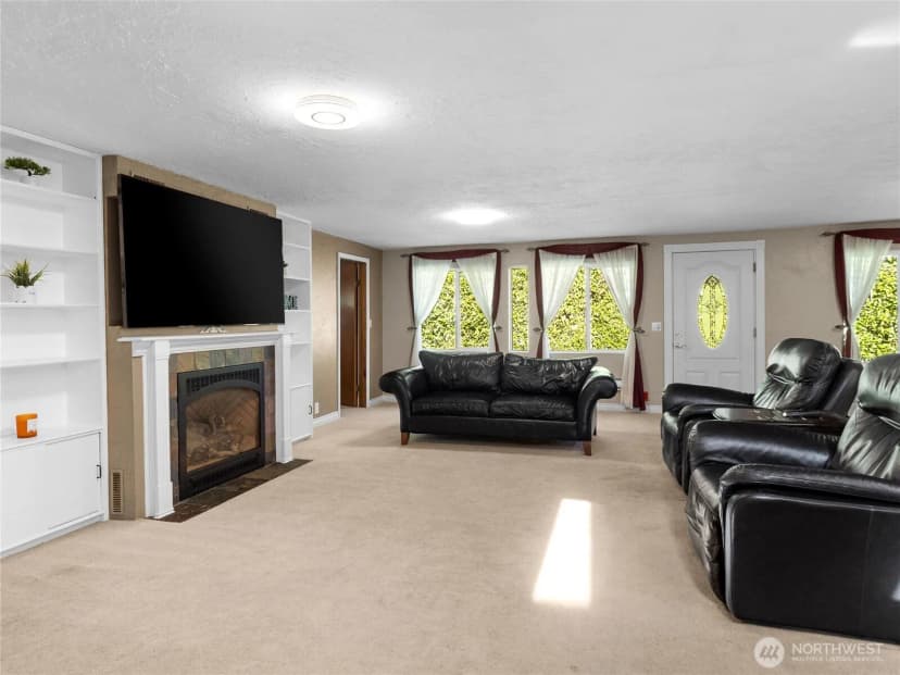 Property photo for 16035 42nd Avenue S, Sea Tac photo 6