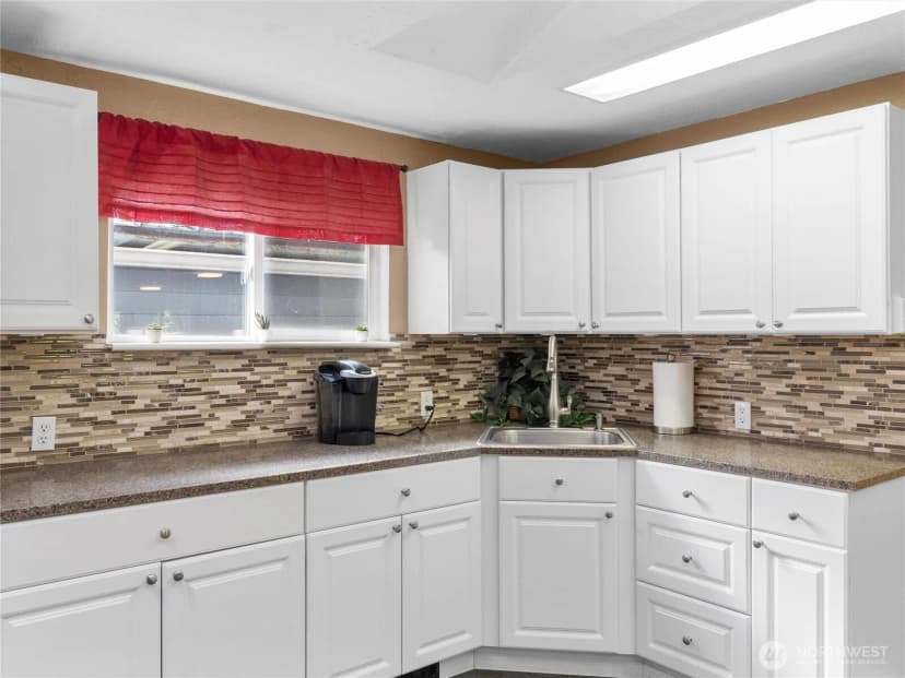 Property photo for 16035 42nd Avenue S, Sea Tac photo 10