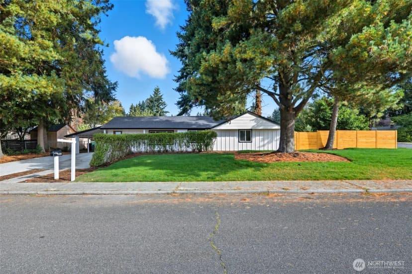 Property photo for 5903 241st Street Sw, Mountlake Terrace photo 3
