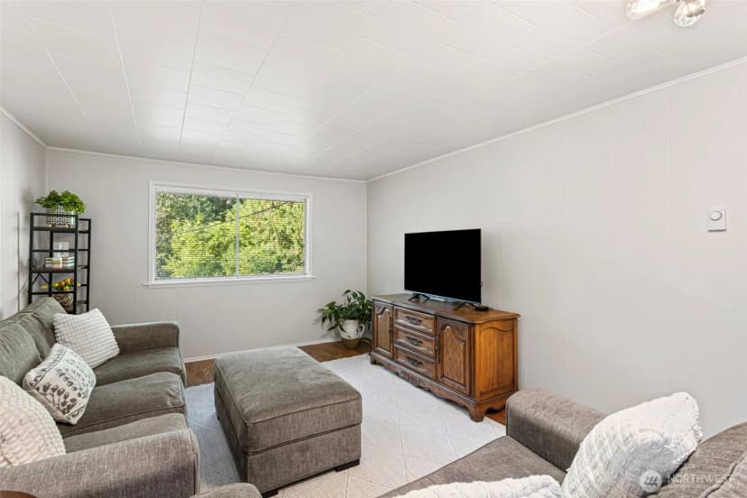 Property photo for 24212 92nd Avenue W, Edmonds photo 12