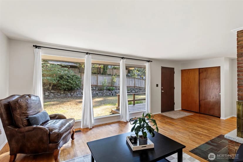 Property photo for 24212 92nd Avenue W, Edmonds photo 4