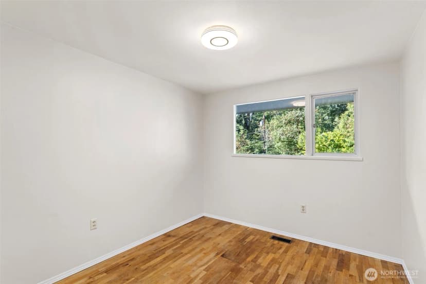 Property photo for 24212 92nd Avenue W, Edmonds photo 19