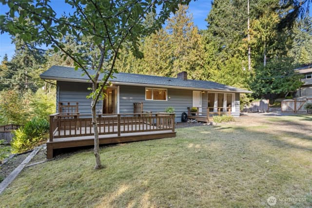 Property photo for 24212 92nd Avenue W, Edmonds photo 2
