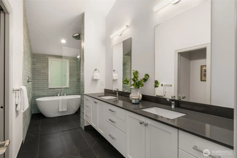 Property photo for 6032 50th Avenue Ne, Seattle photo 19