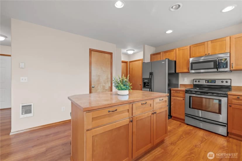 Property photo for 4114 S 67th St, Tacoma photo 13