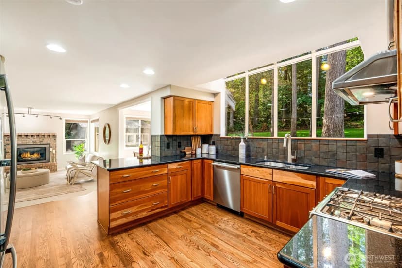 Property photo for 14227 192nd Avenue Ne, Woodinville photo 8