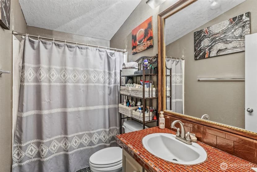 Property photo for 800 N 10th Avenue, Kelso photo 19