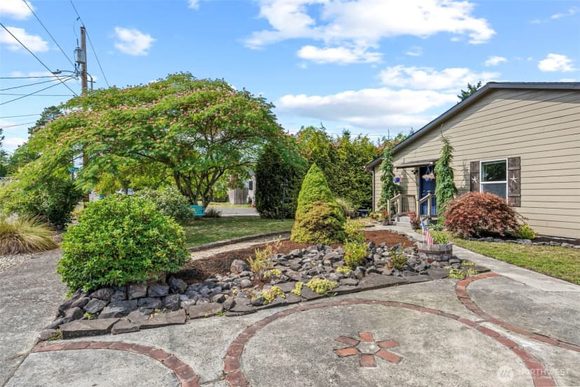 Property photo for 800 N 10th Avenue, Kelso photo 3
