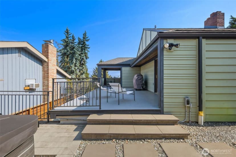 Property photo for 3205 25th Avenue W, Seattle photo 34