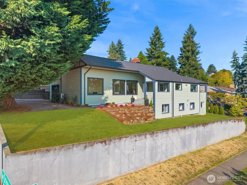 Property photo for 3205 25th Avenue W, Seattle photo 37