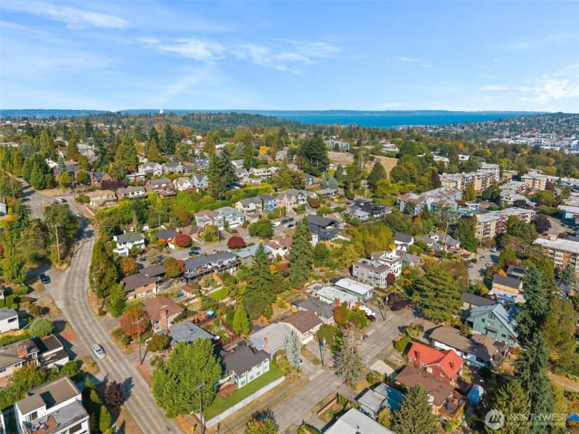 Property photo for 3205 25th Avenue W, Seattle photo 38