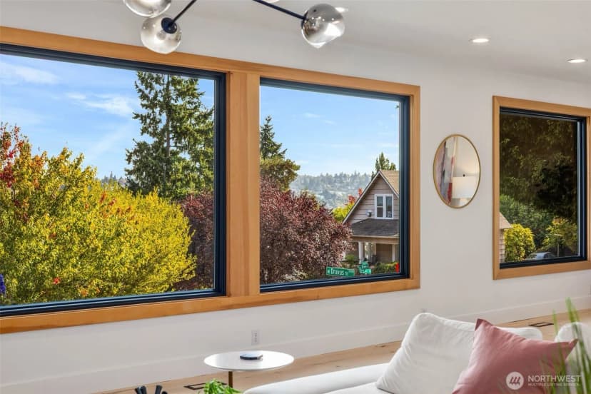 Property photo for 3205 25th Avenue W, Seattle photo 6