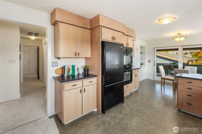 Property photo for 3205 25th Avenue W, Seattle photo 11