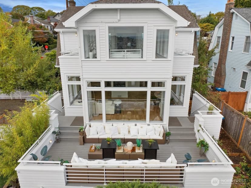 Property photo for 2202 5th Avenue N, Seattle photo 15