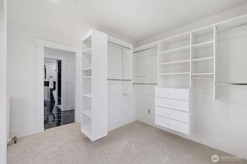Property photo for 2202 5th Avenue N, Seattle photo 25
