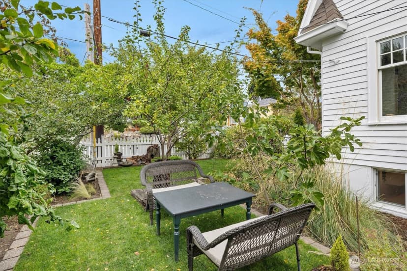 Property photo for 2202 5th Avenue N, Seattle photo 37