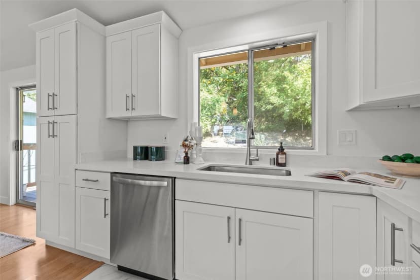 Property photo for 11822 56th Place S, Seattle photo 10