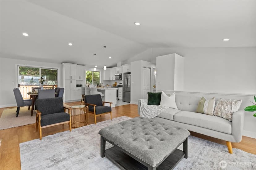 Property photo for 11822 56th Place S, Seattle photo 5