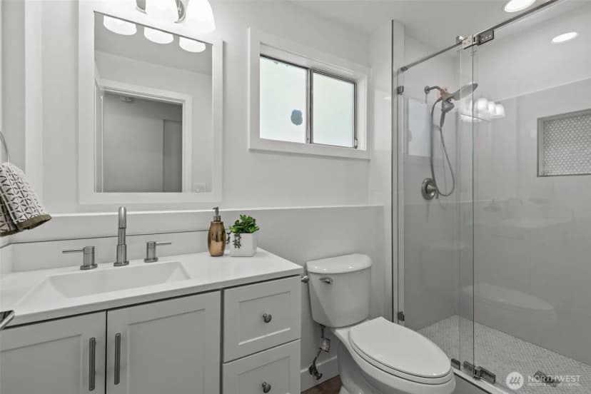 Property photo for 11822 56th Place S, Seattle photo 34