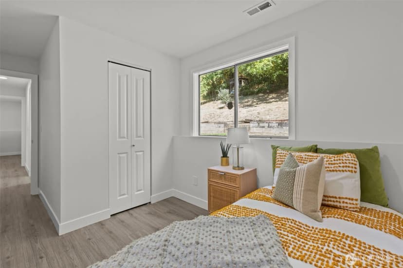 Property photo for 11822 56th Place S, Seattle photo 28