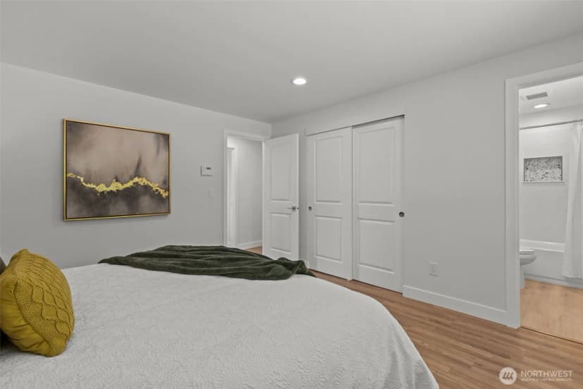 Property photo for 11822 56th Place S, Seattle photo 19