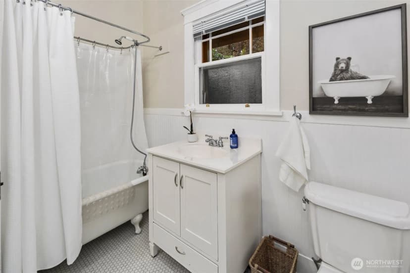 Property photo for 2513 11th Avenue W, Seattle photo 17