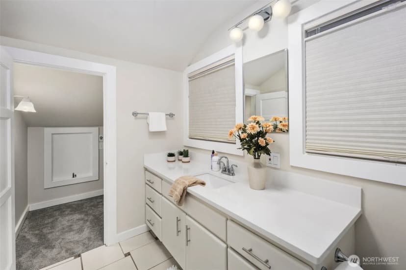 Property photo for 2513 11th Avenue W, Seattle photo 22