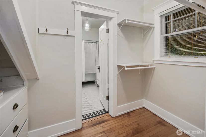 Property photo for 2513 11th Avenue W, Seattle photo 16