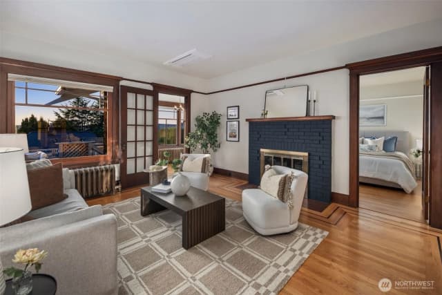 Property photo for 2513 11th Avenue W, Seattle photo 4