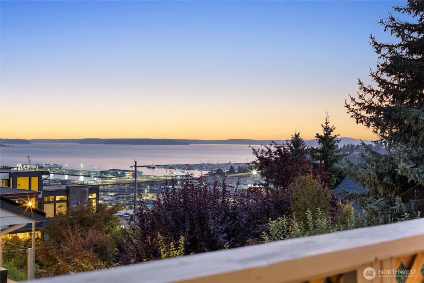 Property photo for 2513 11th Avenue W, Seattle photo 32