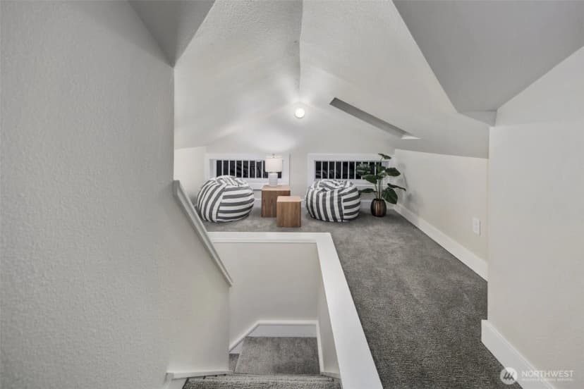 Property photo for 2513 11th Avenue W, Seattle photo 23