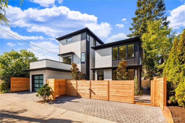 Property photo for 5948 39th Avenue Sw #b, Seattle