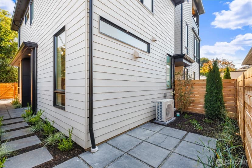 Property photo for 5948 39th Avenue Sw #b, Seattle photo 29