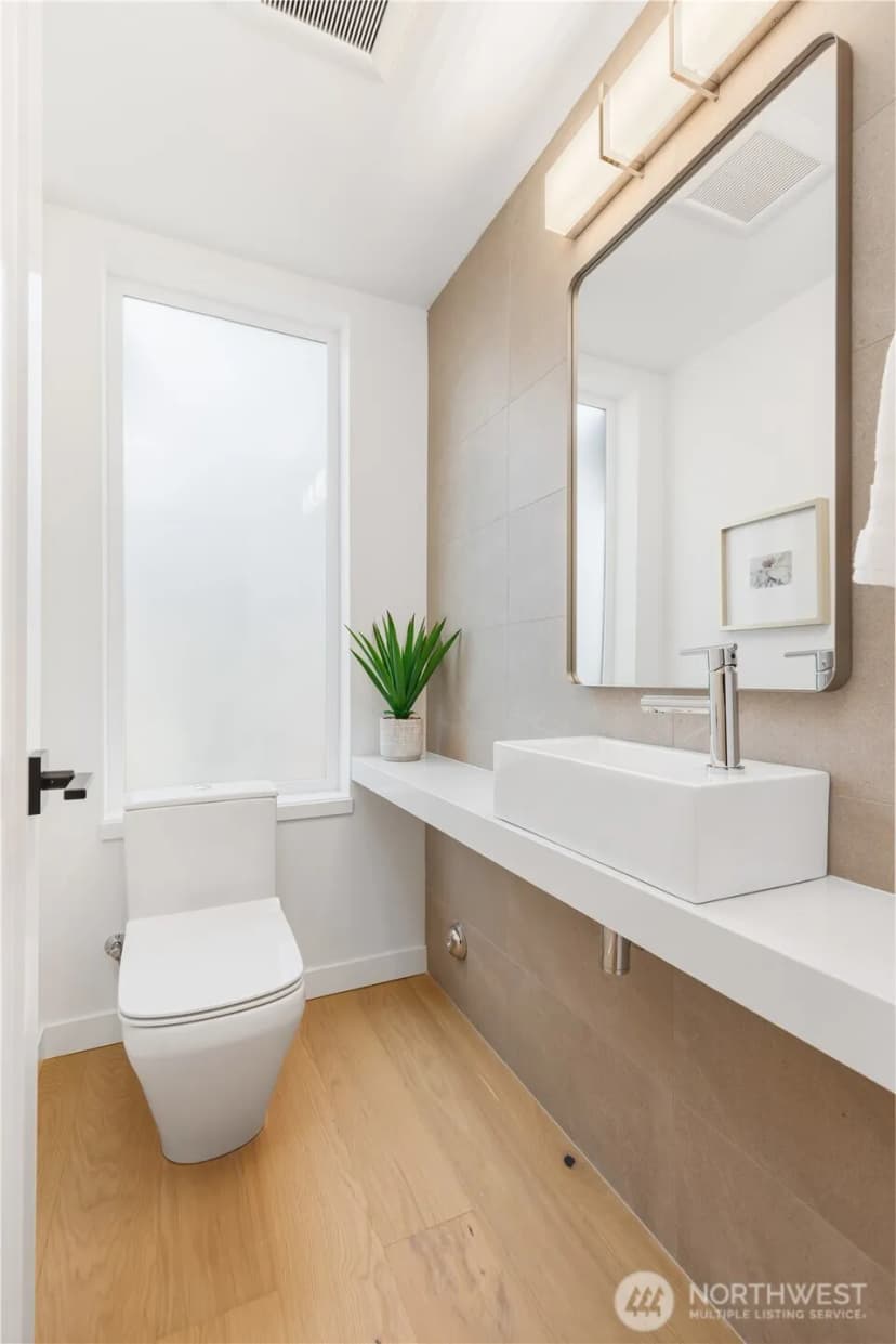 Property photo for 5948 39th Avenue Sw #b, Seattle photo 13