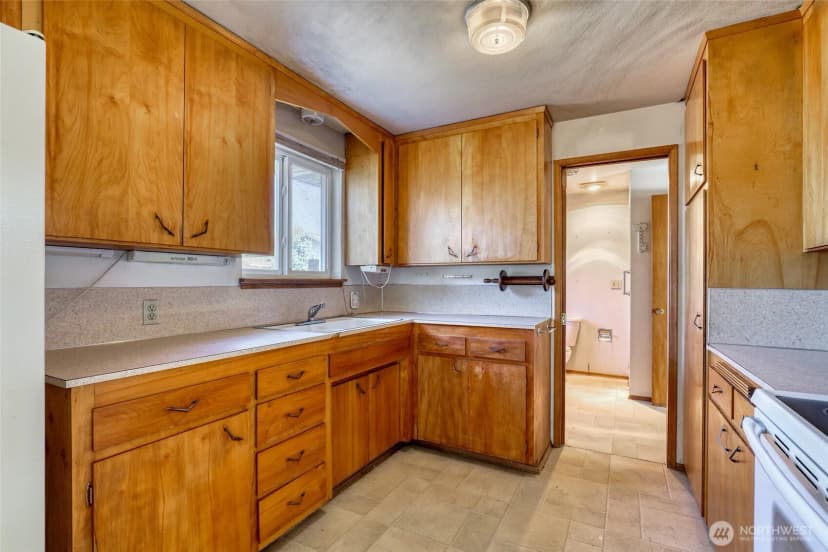 Property photo for 4504 S 124th Street, Seattle photo 6