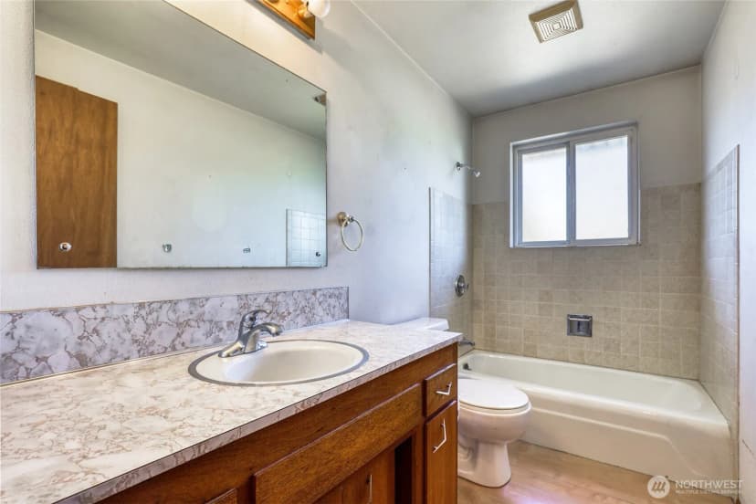 Property photo for 4504 S 124th Street, Seattle photo 9